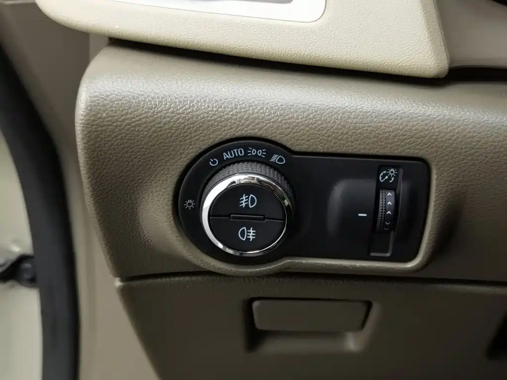 Buick Excelle GT 2015 — фото 21