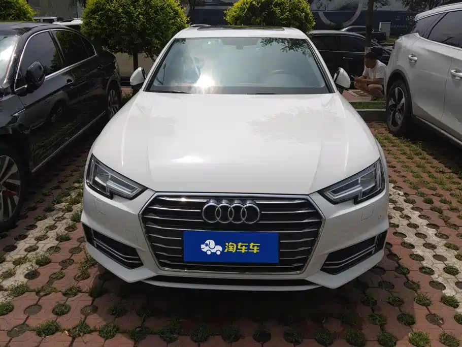Audi A4L 2019