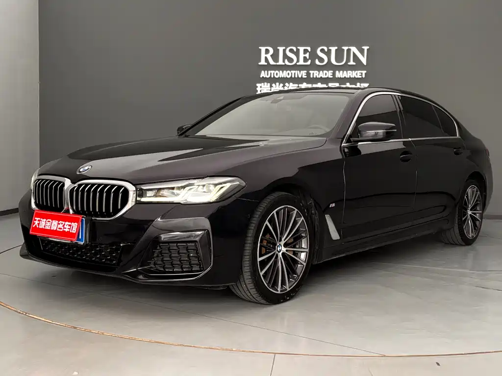 BMW 5 Series 2021 — фото 16
