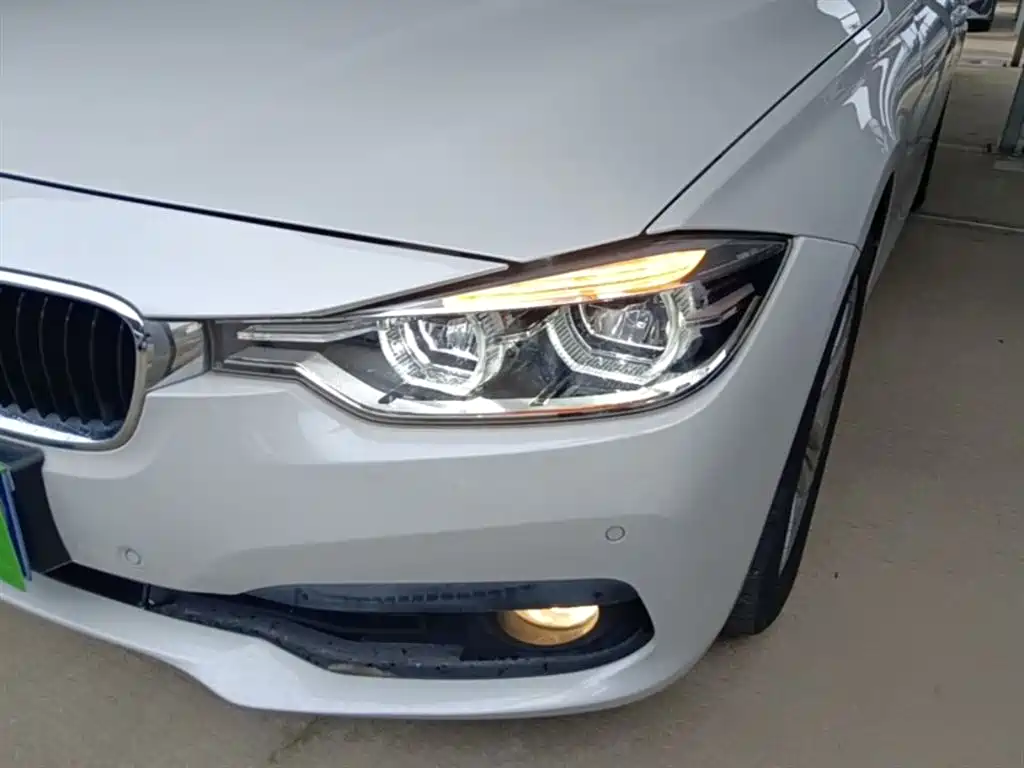 BMW 3 Series 2016 — фото 24