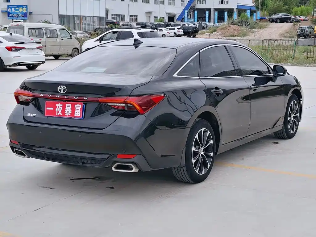 Toyota Avalon 2022
