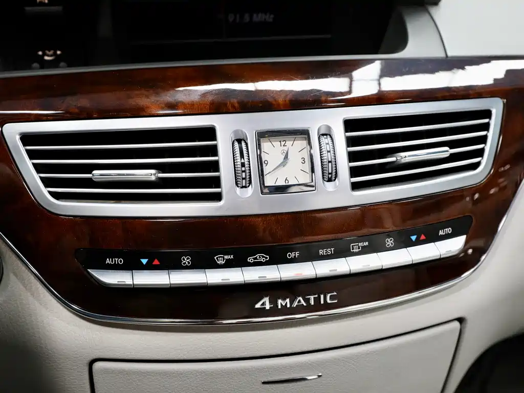 Mercedes-Benz S-Class 2010 — фото 15