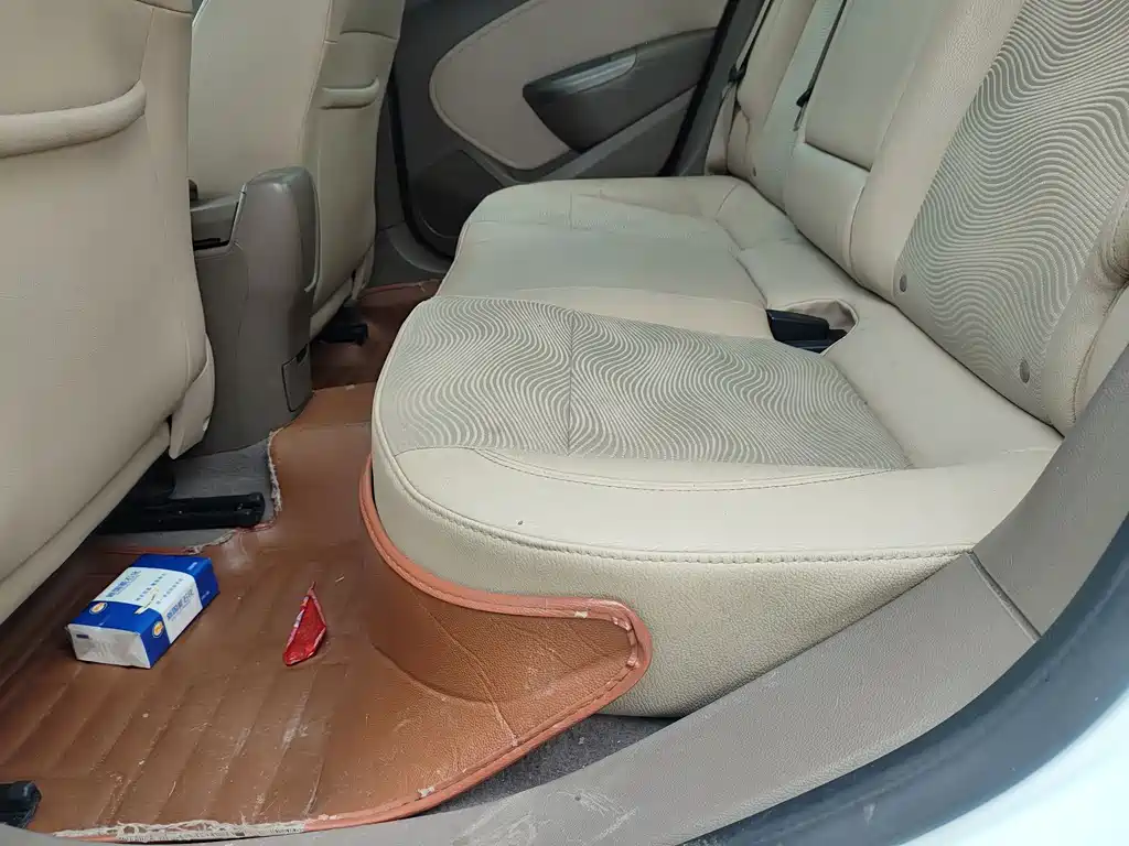 Buick Excelle 2015 — фото 11