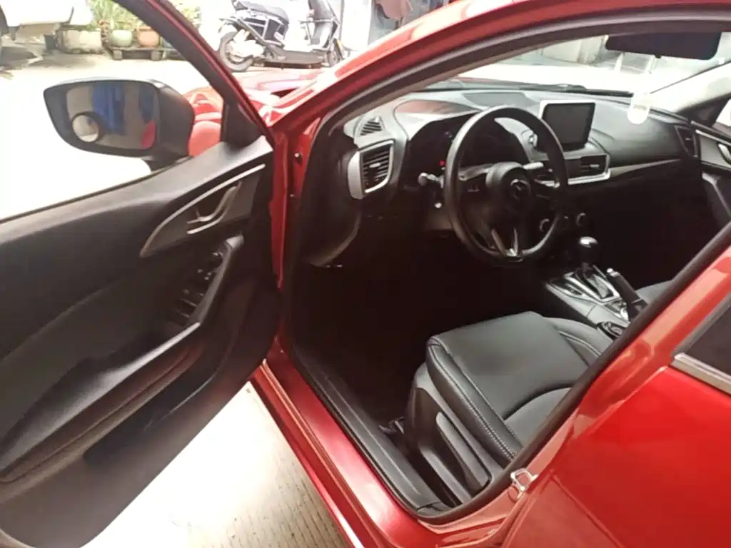 Mazda 3 Axela 2017 — фото 16