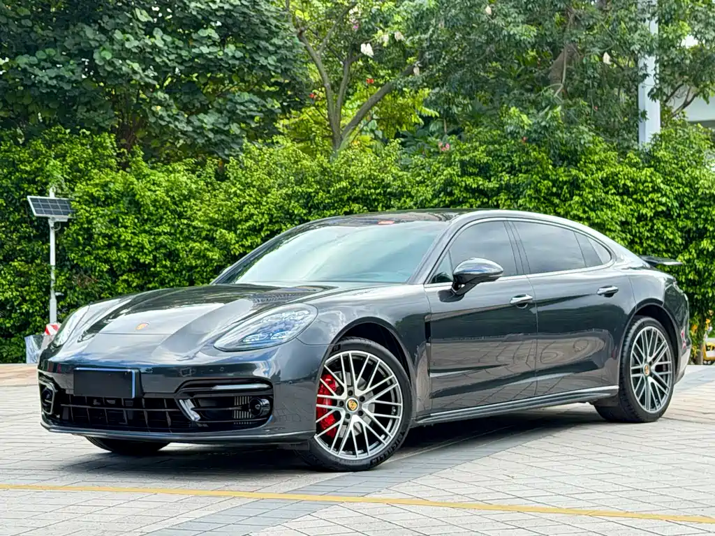 Porsche Panamera 2021
