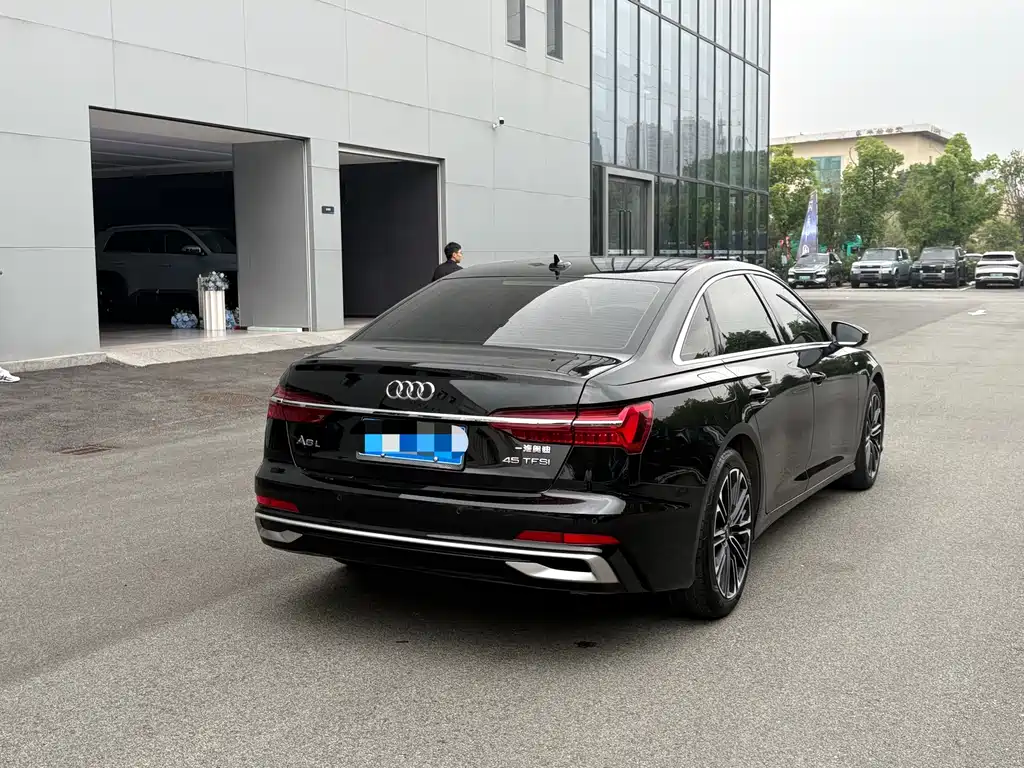 Audi A6L 2025 — фото 15