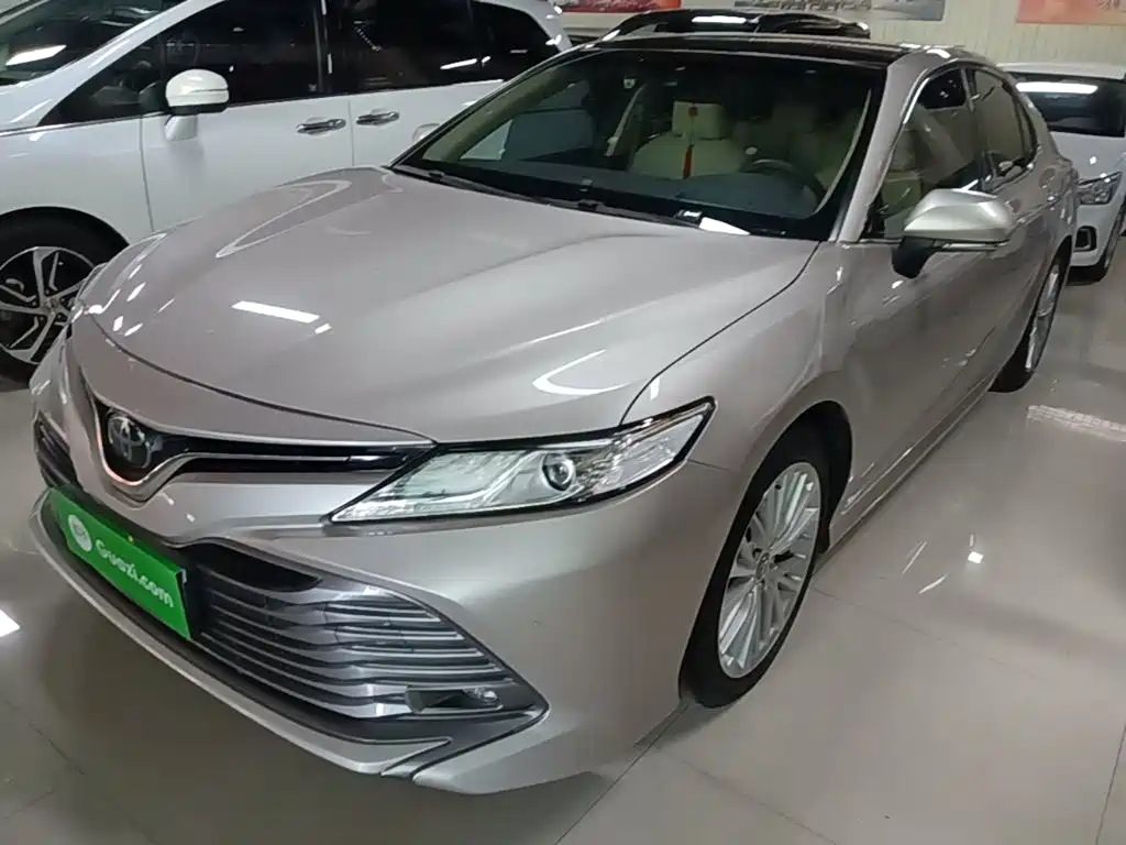 Toyota Camry 2020 — фото 2