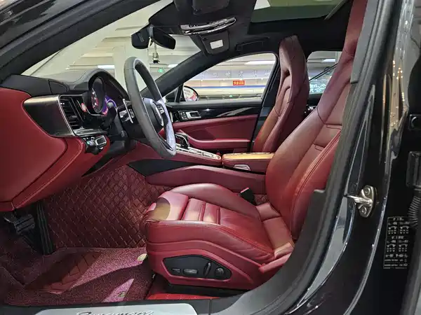 Porsche Panamera 2021