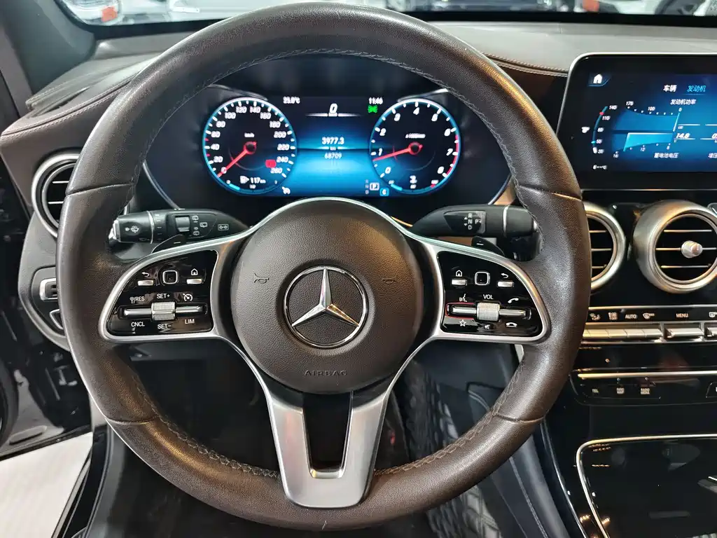 Mercedes-Benz GLC 2021 — фото 11