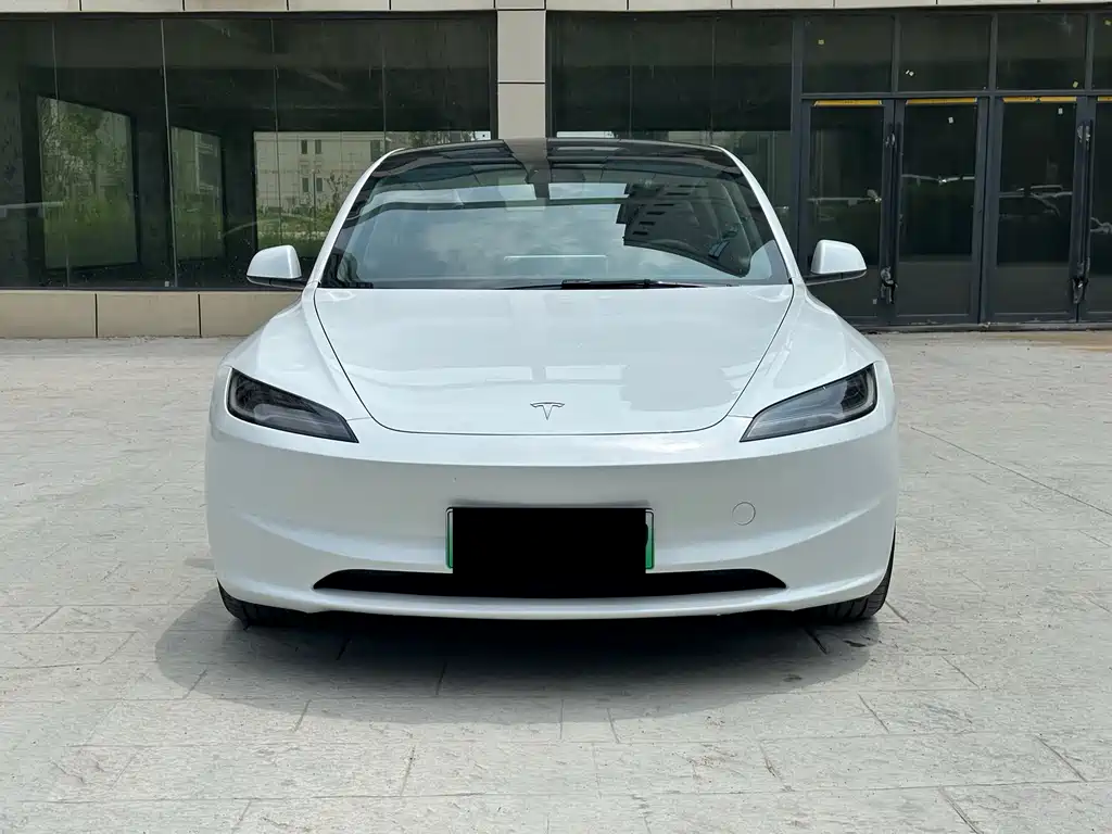 Tesla Model 3 2025 — фото 2