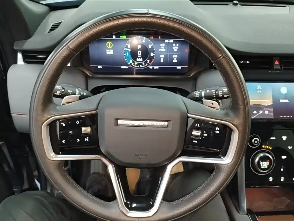 Land Rover Discovery Sport 2023 — фото 11