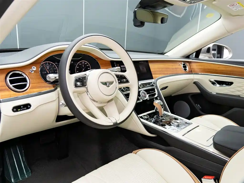 Bentley Flying Spur PHEV 2023 — фото 11