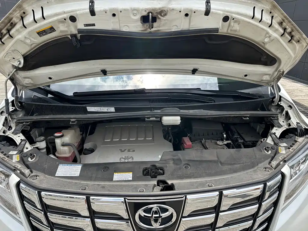Toyota Alphard 2017 — фото 19