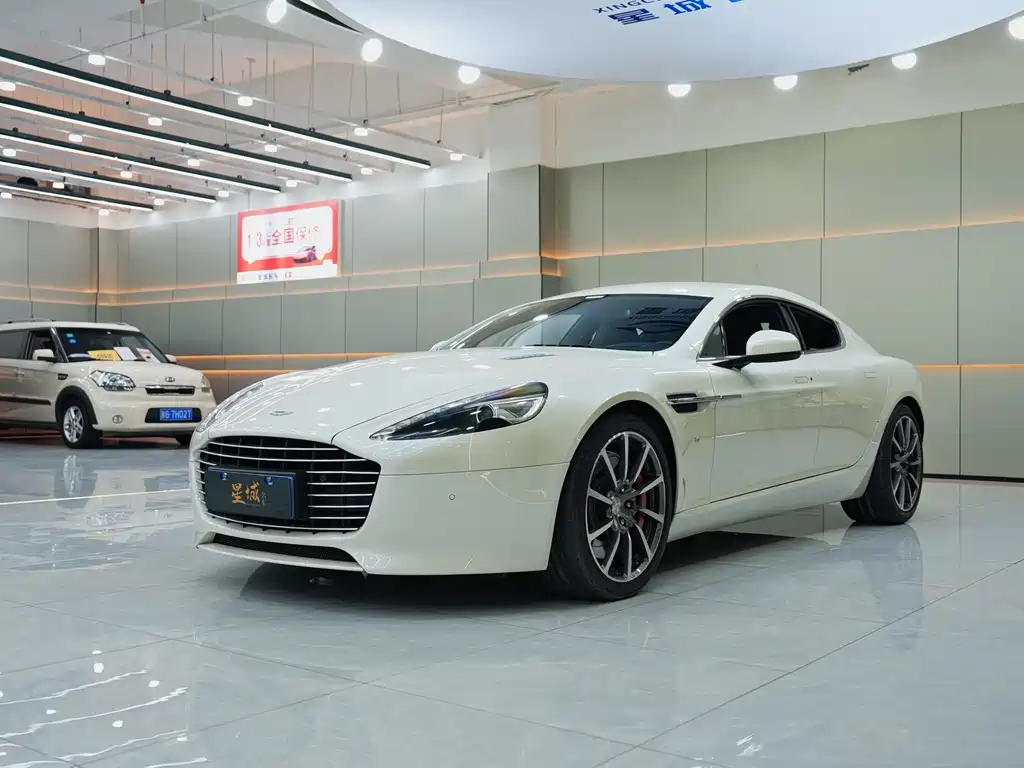 Aston Martin Rapide 2019 — фото 23