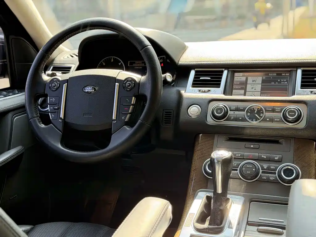 Land Rover Sport 2012 — фото 7