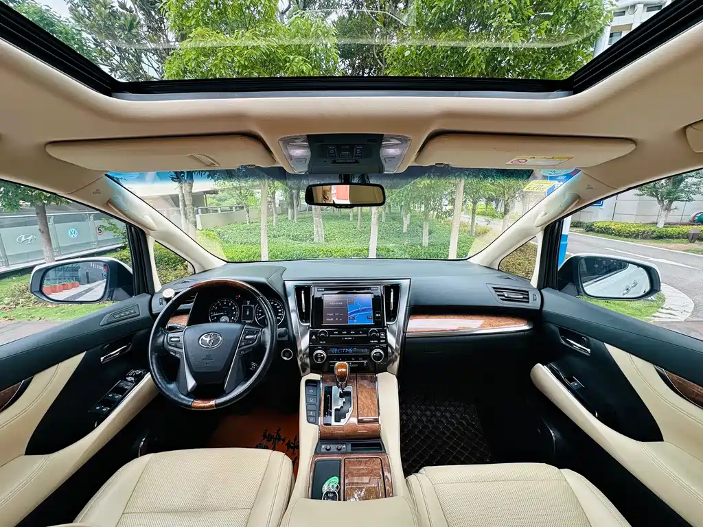 Toyota Alphard 2017