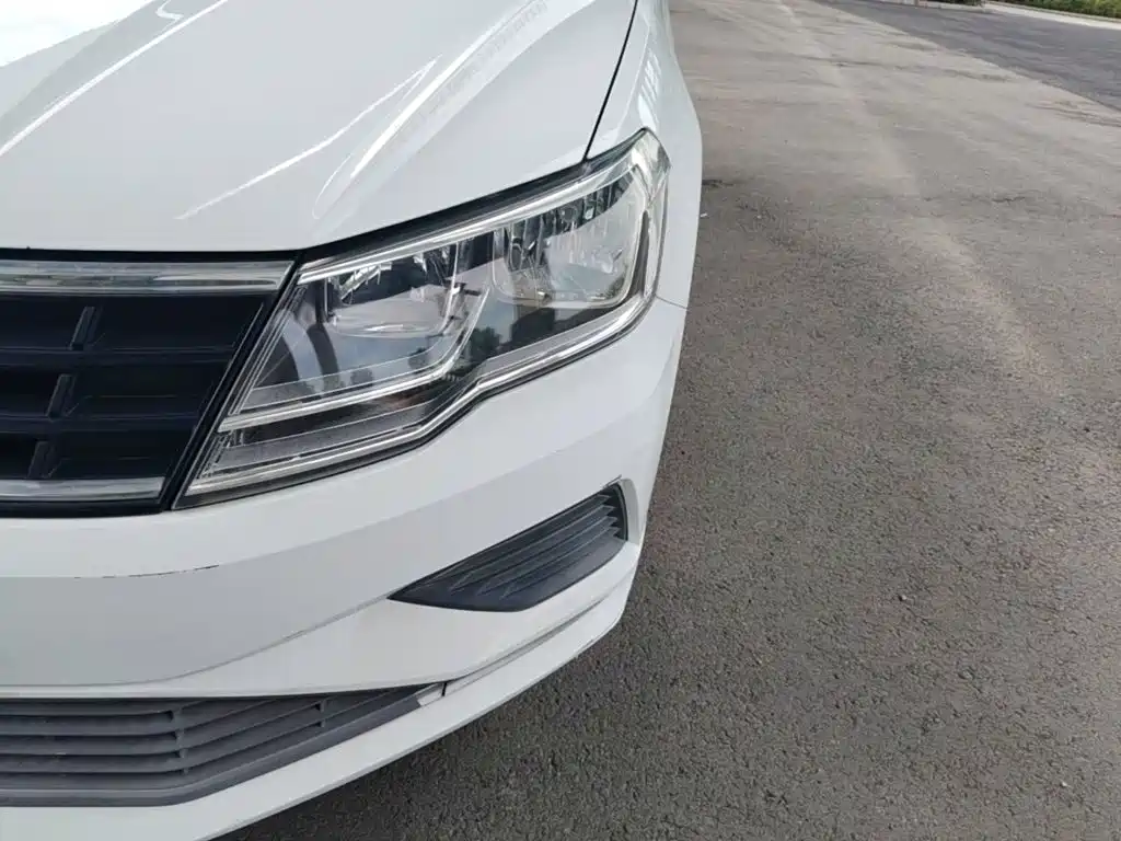 Volkswagen Jetta 2019 — фото 18