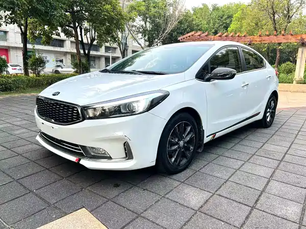 Kia K3 2016