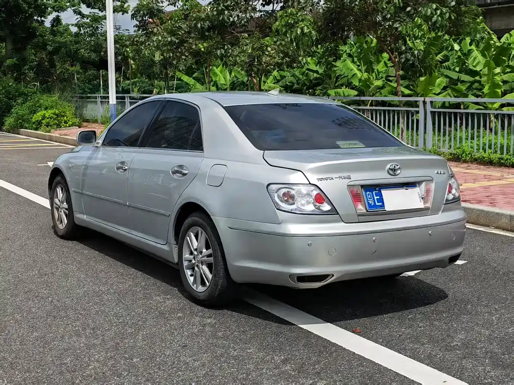 Toyota Reiz 2006