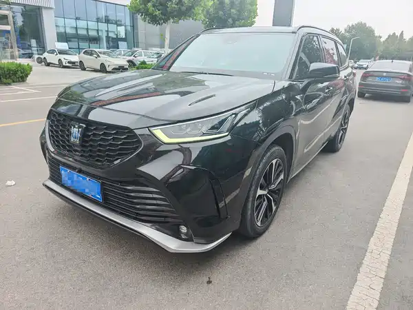 Toyota Crown Kluger 2023