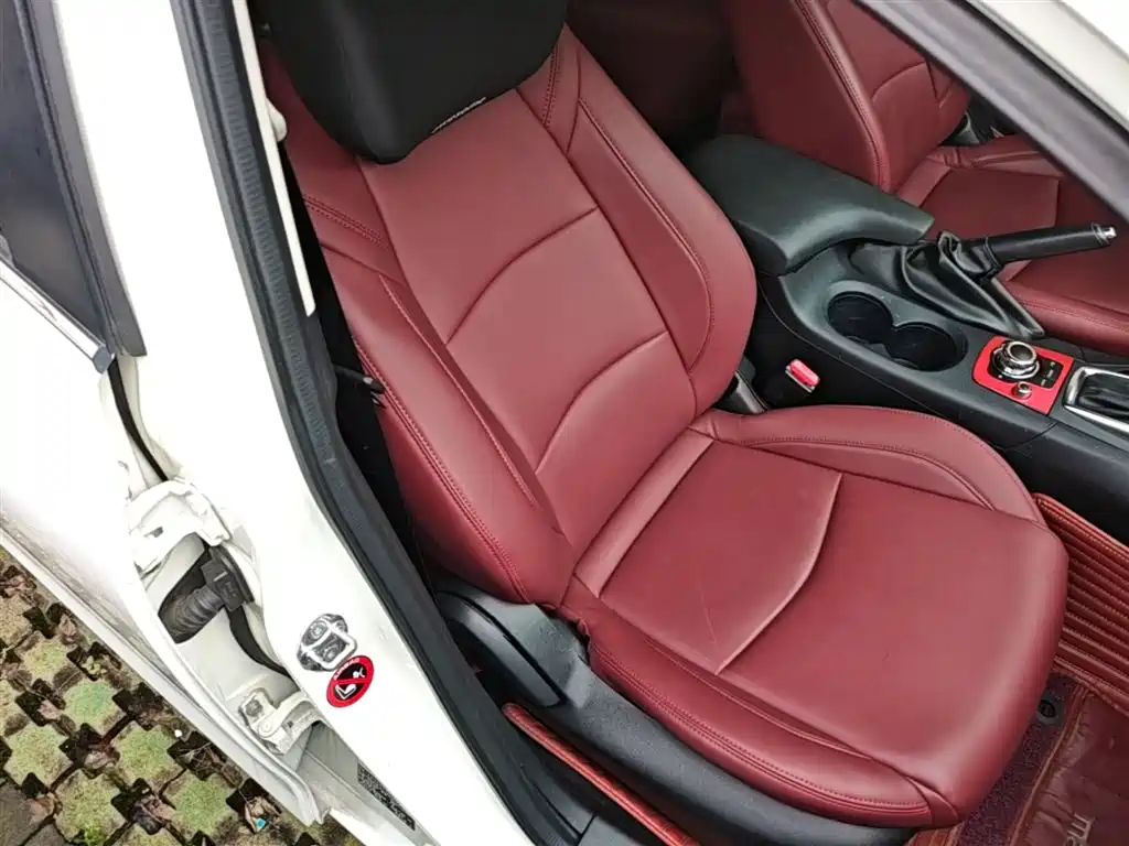 Mazda 3 Axela 2016 — фото 25