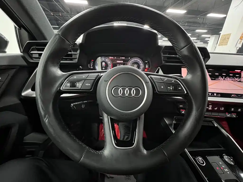 Audi A3 2023 — фото 18