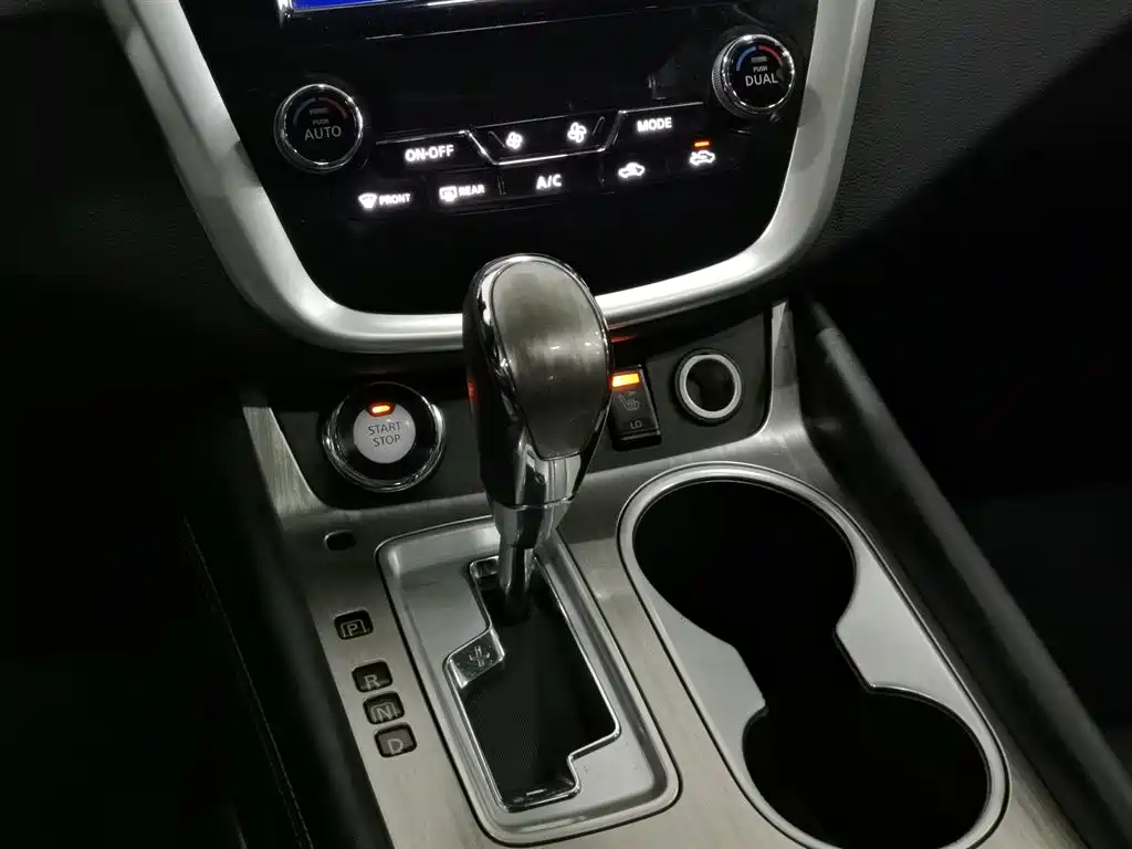 Nissan Murano 2017 — фото 13