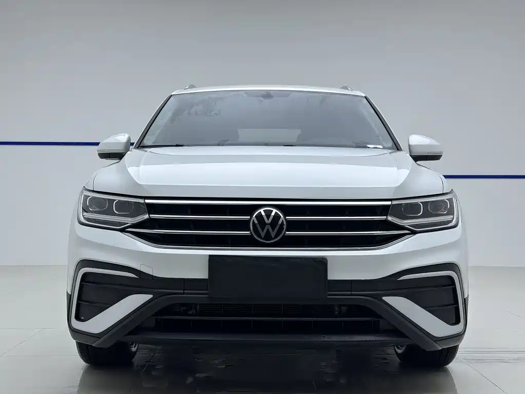 Volkswagen Tiguan L 2023 — фото 2