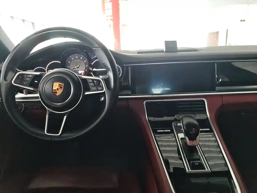 Porsche Panamera 2018 — фото 8