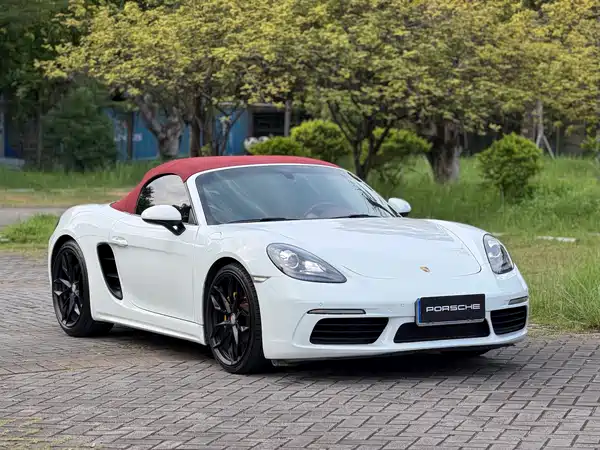 Porsche 718 2016