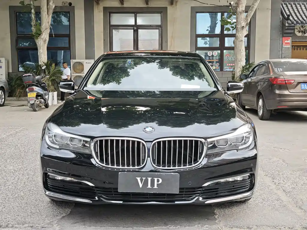 BMW 7 Series 2017 — фото 2