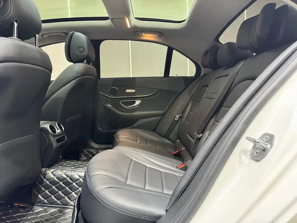 Mercedes-Benz C-Class 2019 — фото 18