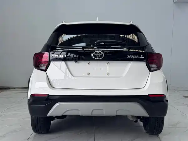 Toyota Yaris L 2021