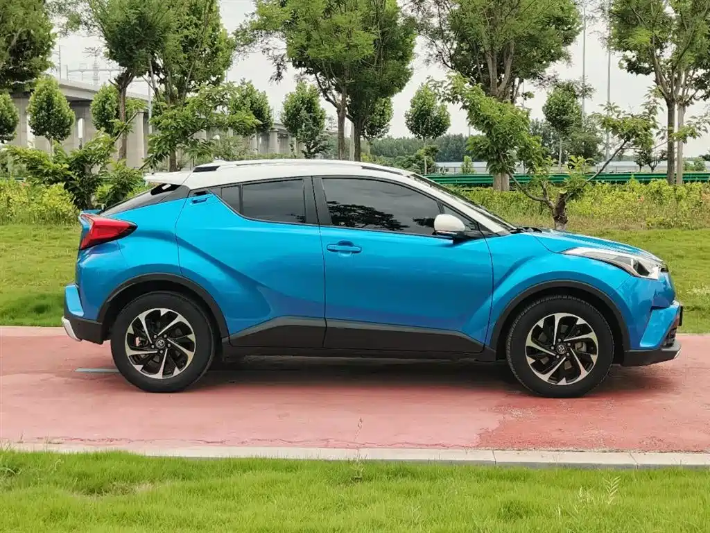 Toyota IZOA 2018 — фото 4