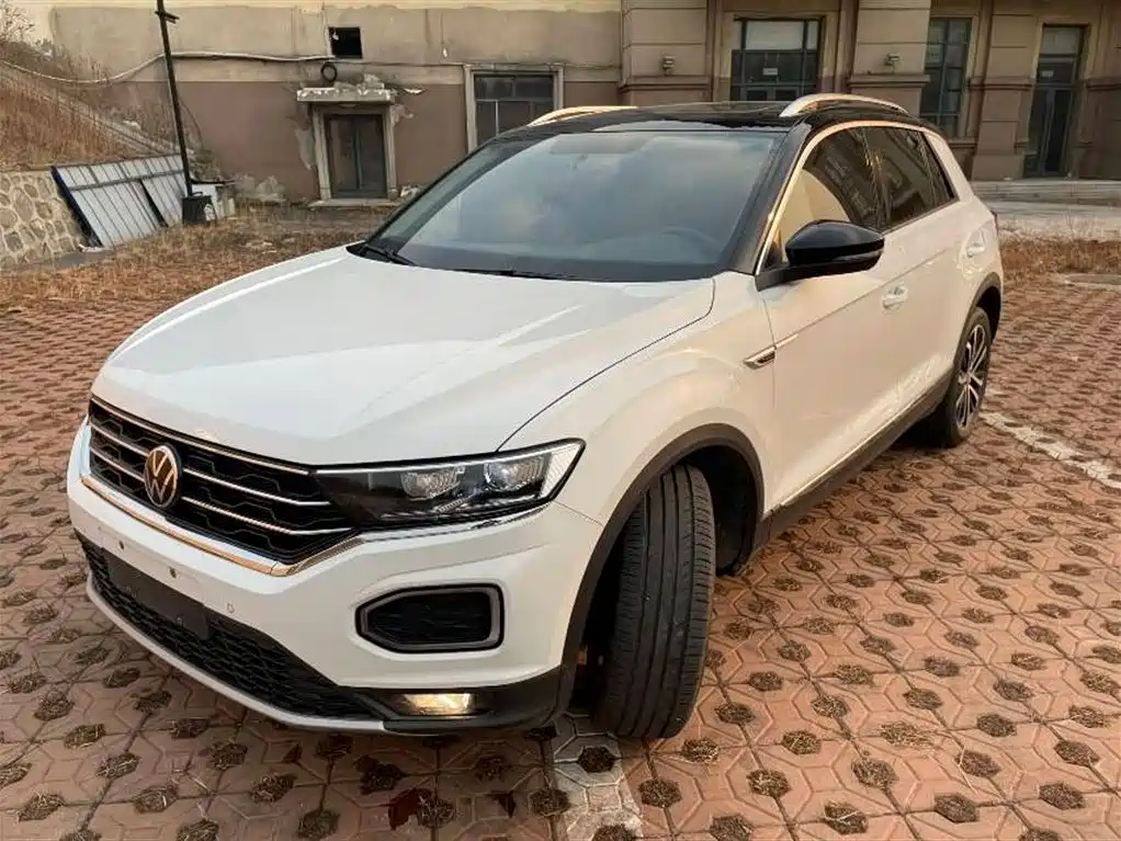 Volkswagen T-Roc 2022 — фото 1