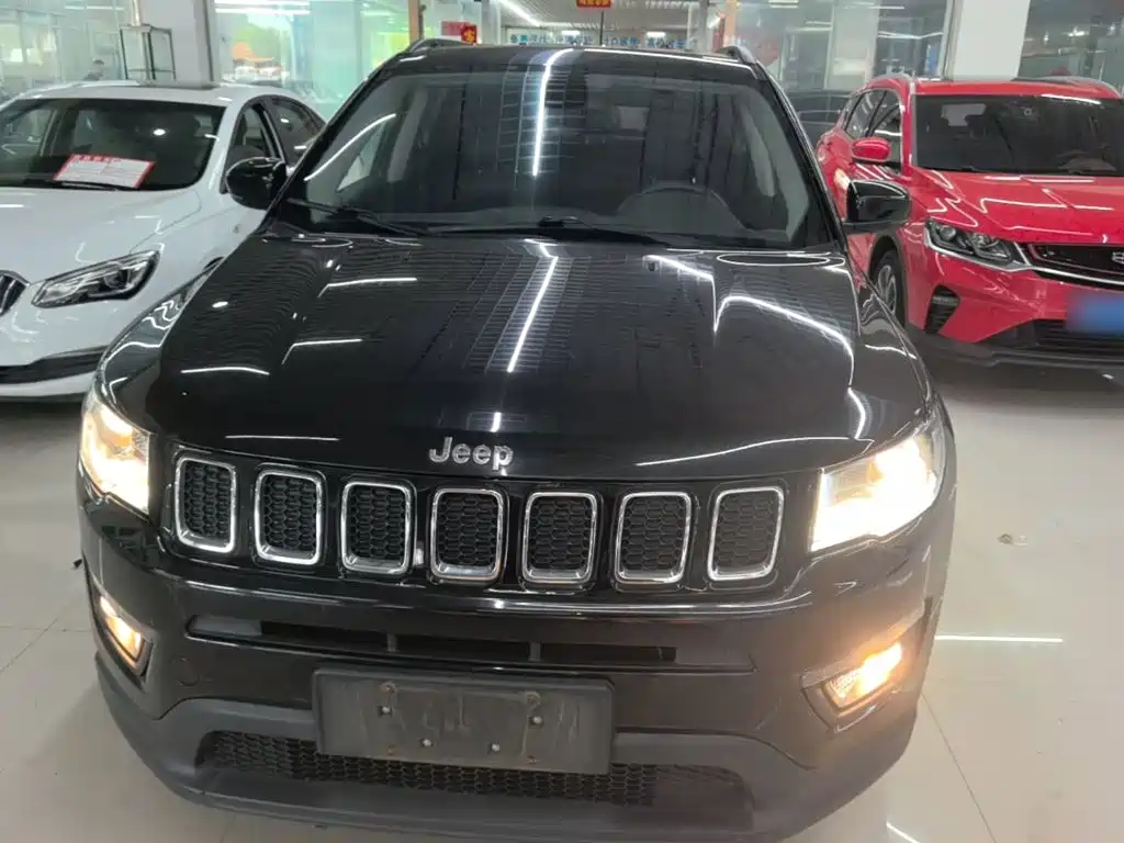 Jeep Compass 2017 — фото 3