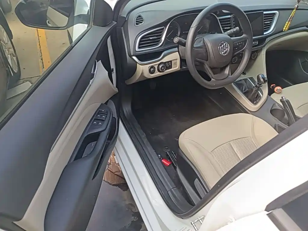 Buick Excelle 2017 — фото 16