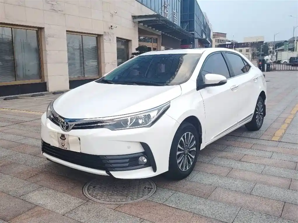 Toyota Corolla 2019 — фото 1