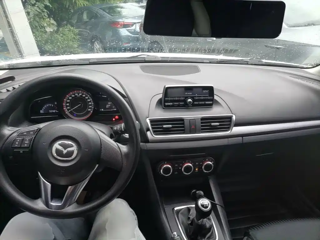 Mazda 3 Axela 2015 — фото 10
