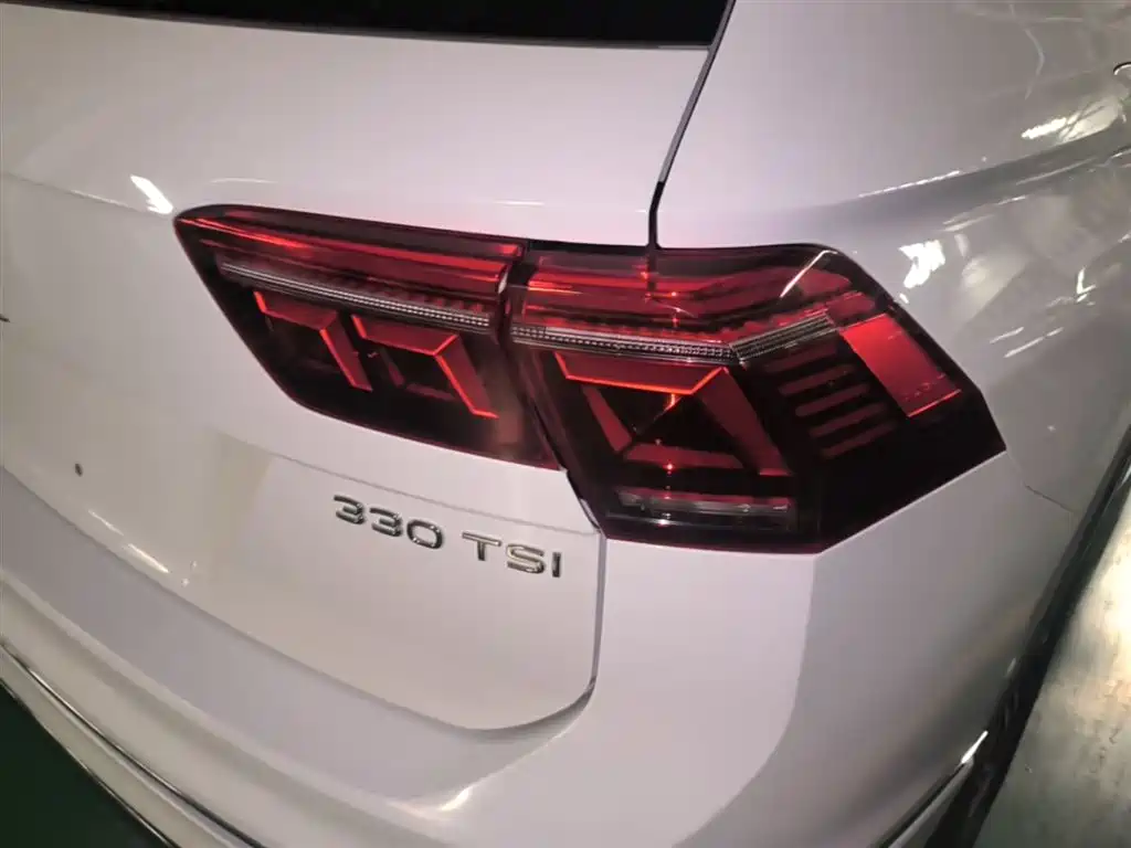 Volkswagen Tiguan L 2023 — фото 8