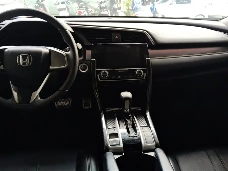 Honda Civic 2017 — фото 13