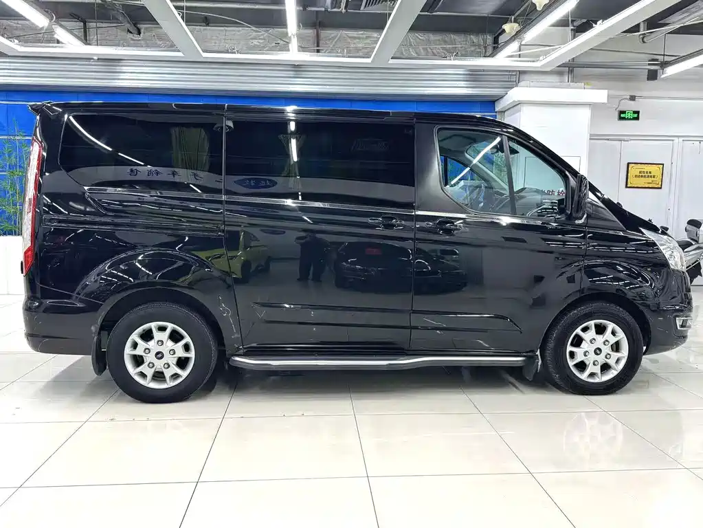Ford Tourneo 2018 — фото 4