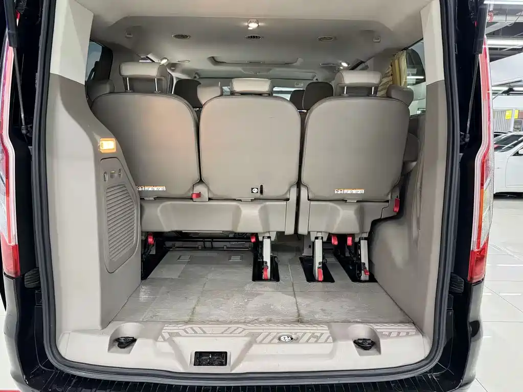 Ford Tourneo 2018 — фото 19