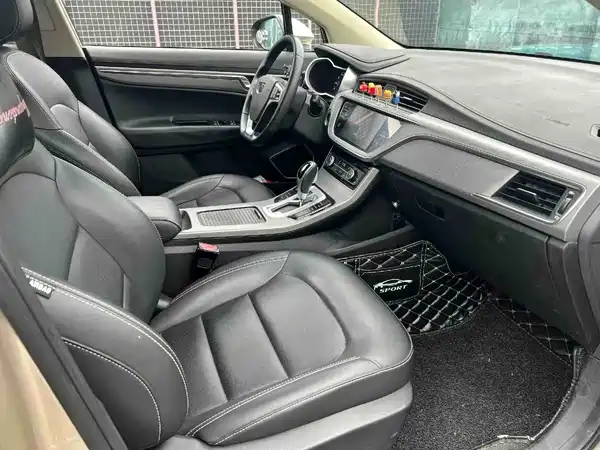 Geely Emgrand GS 2019
