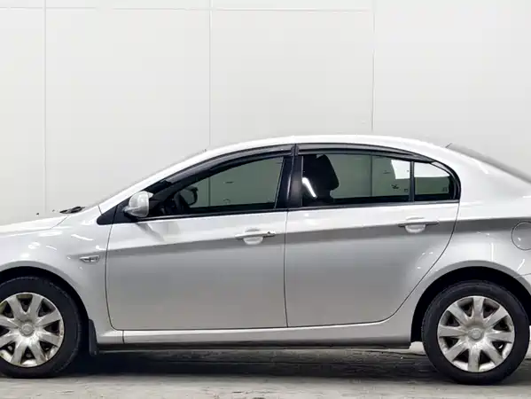 Roewe 350 2011