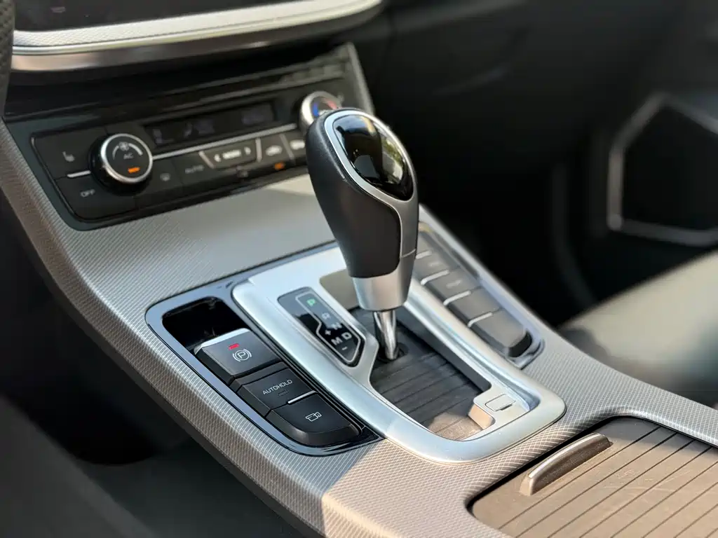 Geely Emgrand GS 2018 — фото 12