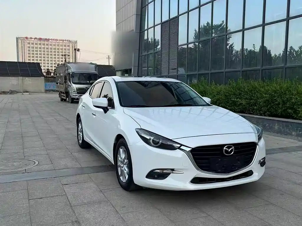 Mazda 3 Axela 2019 — фото 4