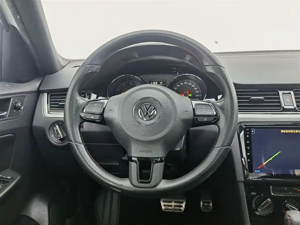 Volkswagen Bora 2015 — фото 11