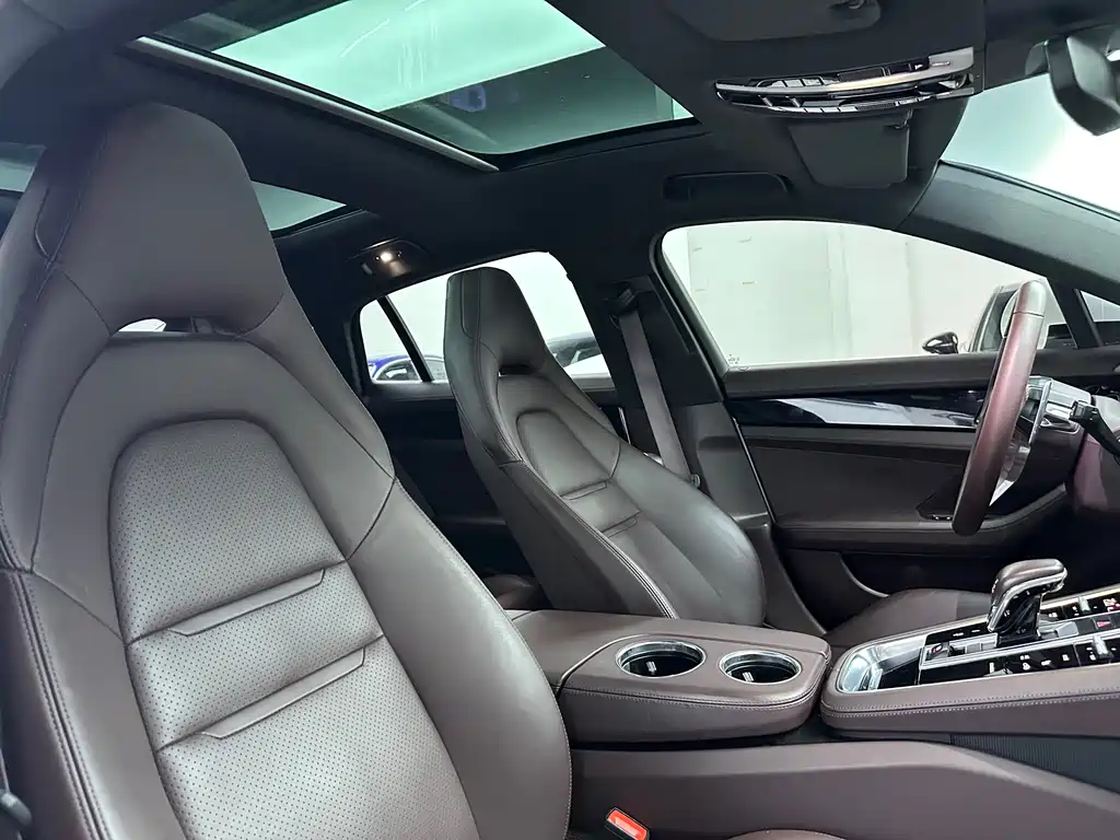 Porsche Panamera 2017 — фото 20