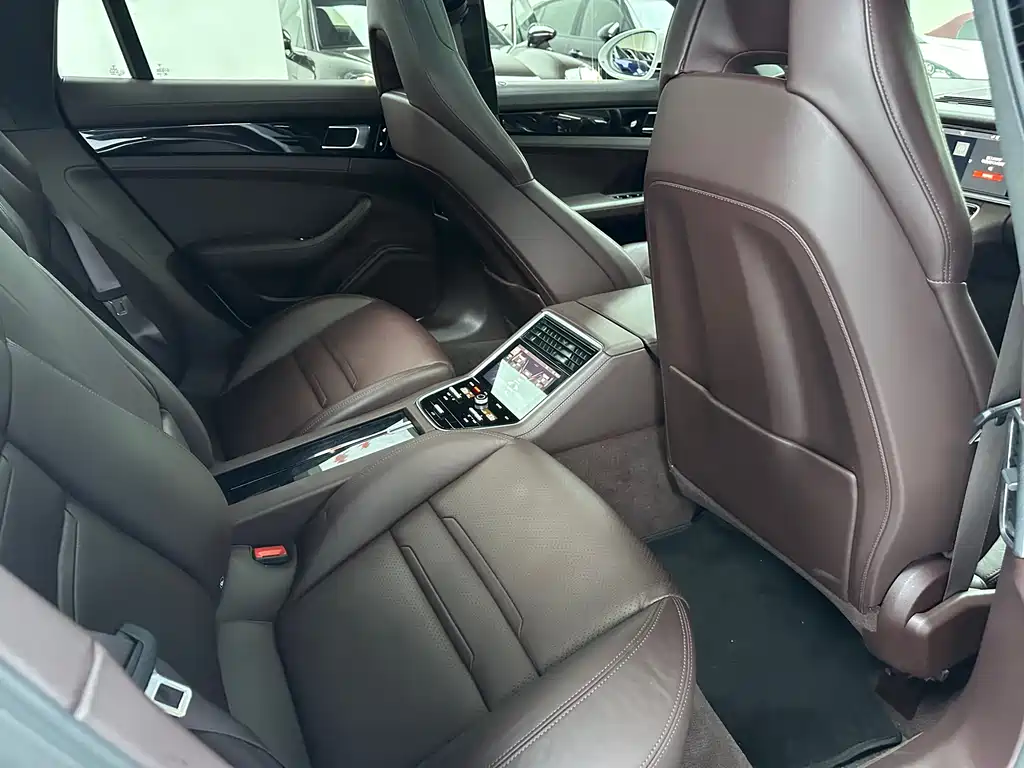 Porsche Panamera 2017 — фото 16